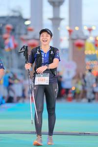 BIB: 585, 0060
                            <button type="button" onclick="openModal(21767053)" class="btn btn-primary btn-sm float-right btn-popup" data-toggle="modal" data-target=".modal-high-quality">
                        <i class="fas fa-shopping-cart"></i> Add to Cart
                    </button>
                                            <button type="button" onclick="isThisMe(21767053, true)" class="btn btn-success btn-sm float-right btn-popup btn-isme hidden" data-toggle="tooltip" data-placement="bottom" title="นี่คือรูปของคุณใช่ไหม คลิกที่นี่เพื่อเอาเข้าอัลบั้ม">
                        <i class="fas fa-plus"></i> Add to album
                    </button>
                    <button type="button" onclick="isThisMe(21767053, false)" class="btn btn-warning btn-sm float-right btn-popup btn-isnotme hidden">
                        <i class="fas fa-ban"></i> Remove from album
                    </button>